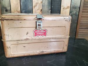 lot 48 image: Collectable Little Brown Chest Camping Cooler