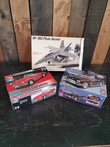 lot 73 image: 3 Never Assembled Toy Models