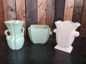 lot 74 image: 3 Mid Modern Style Haeger Vases
