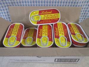 lot 264 image: (B-3) Box of 25 Cans Flat Fillets o...