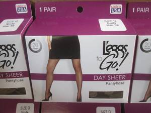 lot 332 image: (BR3) 36 Pair of Leggs To Go Day S...