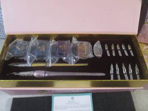lot 351 image: (CSB) 3 New 19pc Davelion Calligrap...