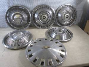 lot 13 image: (G-1) Assorted Vintage Chevrolet Hu...