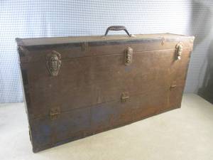 lot 18 image: (BS) Vintage Wood Carpenters Tool B...
