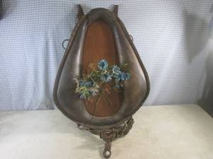 lot 19 image: (FS) Antique Horse Collar ...