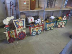 lot 24 image: (BR1) Large Lightup Christmas Train...