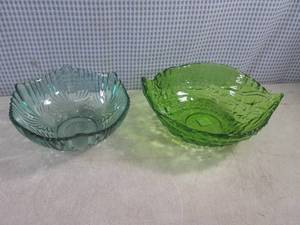 lot 45 image: (CSB) 2 Green Glass Bowls...