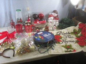lot 61 image: (EW3) Assorted Christmas Decor...
