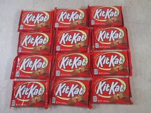 lot 408 image: (B-3) 12 Kit Kat Candy Bars Past Da...