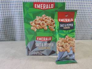 lot 430 image: (B-3) Box with12 Bags of Emerald Sa...