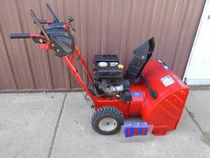Troy Bilt 5024 snow blower with electric start. Multi speed. Good used condition. Tested & works. As shown.
