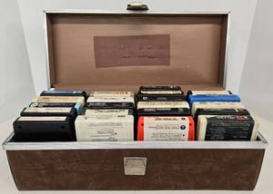 lot 37 image: Vintage Faux Leather Carrying Case w8 Track Tapes