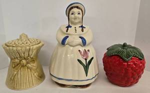 lot 27 image: Vintage Ceramic Pottery Cookie Jars including SHAWNEE and HOUSE OF WEBSTER - Qty 3