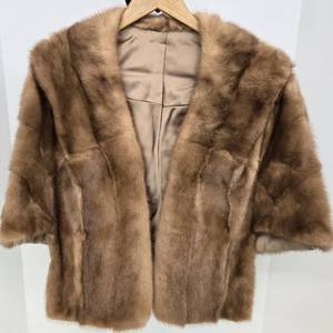 lot 77 image: Vintage Womens Natural Brown Mink Stole Shawl 