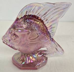 lot 73 image: FENTON Rosalene Iridescent Pink Sunfish Figurine w Original Label