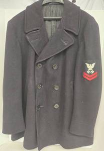 lot 4 image: Vintage US Navy Issued Wool Peacoat Mens Jacket