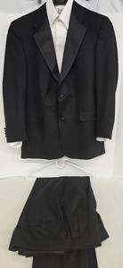 lot 101 image: Vintage DAYTONs Mens Black Tuxedo wShirt
