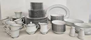 lot 114 image: Baroness by NORITAKE Fine China Set