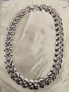 lot 144 image: Vintage Signed BARCLAY Linked 14 Necklace 