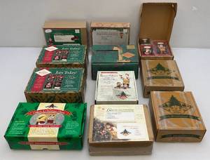 lot 71 image: Misc. Hallmark Keepsake Collectors Club Items (Some Sealed)