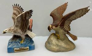 lot 83 image: Two Sky Country Decanters 1977 White Falcon & 1980 Praire Falcon (Has One Wing Tip Broke) EMPTY