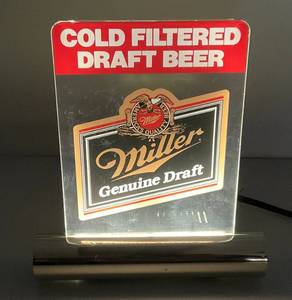 lot 88 image: Vintage Miller Genuine Draft Beer Light Up Sign (Works)