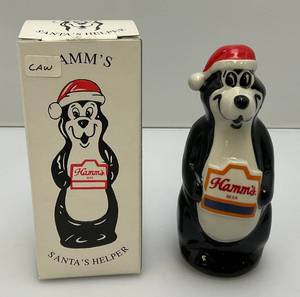lot 125 image: 1995 Limited Of 2000 Pieces (WADE) Hamms Beer Bear Santas Helper 5 With Original Box