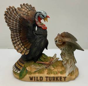 lot 146 image: Austin Nichols Wild Turkey Decanter (EMPTY)