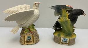 lot 148 image: Vintage Sky Country Bird Decanters Including Red Winged Blackbird & White Dove (EMPTY)