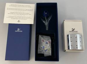 lot 171 image: Vintage Swarovski SCS Crystal Glass Blue Tulip With Mini Tulips And Holder (All NEW IN BOX)