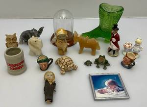 lot 199 image: Misc. Miniatures Including Fenton & More