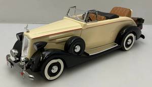 lot 225 image: Jim Beam 1937 Crme Colored Packard Car Decanter (EMPTY)
