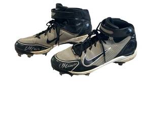 Minnesota Twins Miguel Sano Autographed Game Used Baseball Cleats (Size 12) with COA - NO Shipping