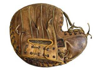 Vintage MacGregor Goldsmith Bill Dickey Professional Model Catchers Mitt Scoop Model in Used Condition - Shipping Available
