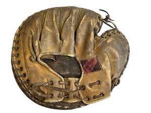 Vintage Rawlings St. Louis Catchers Mitt in Used Condition - Shipping Available