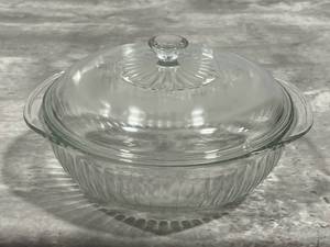 Vintage Pyrex (2 QT) Clear Glass Round Ribbed Scalloped Casserole Dish with Lid in Good Overall Condition - NO Shipping