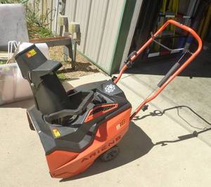 lot 9 image: Ariens S18 single stage snowblower