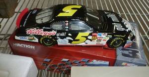 lot 10 image: New Terry Lafonte 124 scale Nascar Kelloggs car