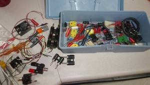 lot 51 image: Box of electrical test leads and clips