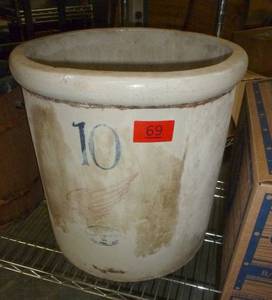 lot 69 image: 10 gallon Red Wing crock