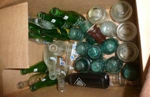 lot 72 image: Vintage pop bottles and insulators - 7up, Pepsi, Whistle, Orange Crush, Squirt