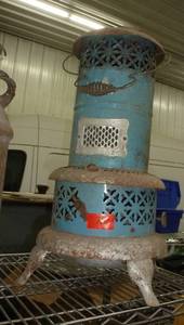 lot 78 image: Vintage Perfection fish house heater