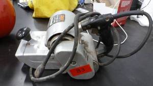 lot 83 image: Skil 4 inch belt sander - works