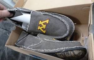 lot 85 image: New pair of Mens size 10 slip on shoes