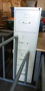 lot 38 image: 4 drawer file cabinet off-white