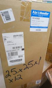 lot 142 image: Box of 12 furnace filters 25x25x1