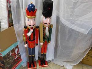 lot 13 image: 2 Nutcrackers 41 tall, needs heads...