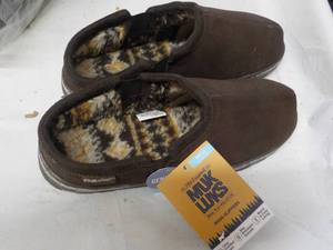 lot 39 image: MukLuks mens size12 Chocolate colo...