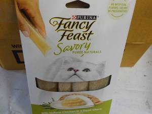 lot 77 image: 30 ct 4 packs Purina Fancy Feast Sa...