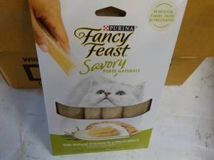 lot 78 image: 30 ct 4 packs Purina Fancy Feast Sa...
